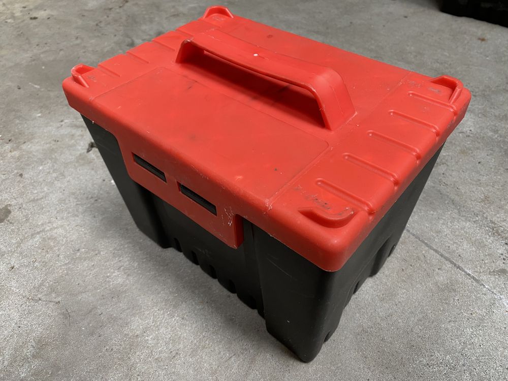 Pojemnik plastikowy 24x17x17 z przykrywką pojemniki magazynowe