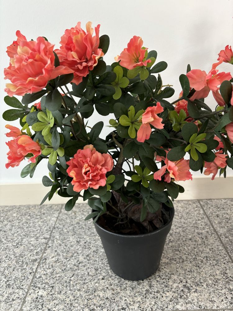 Conjunto de 2 vasos com flores artificiais