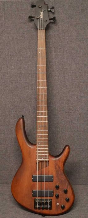 Cort B4 gitara basowa, Bartolini pickup