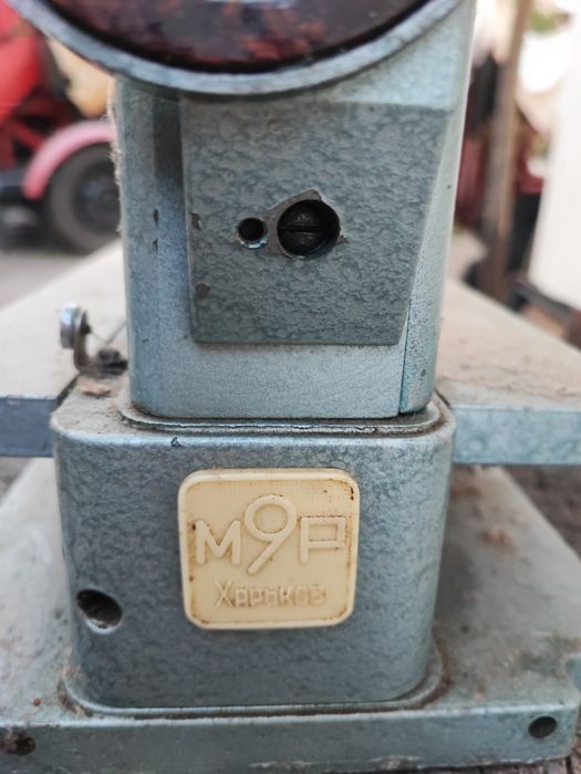 Продам  дві різні швейні машини.