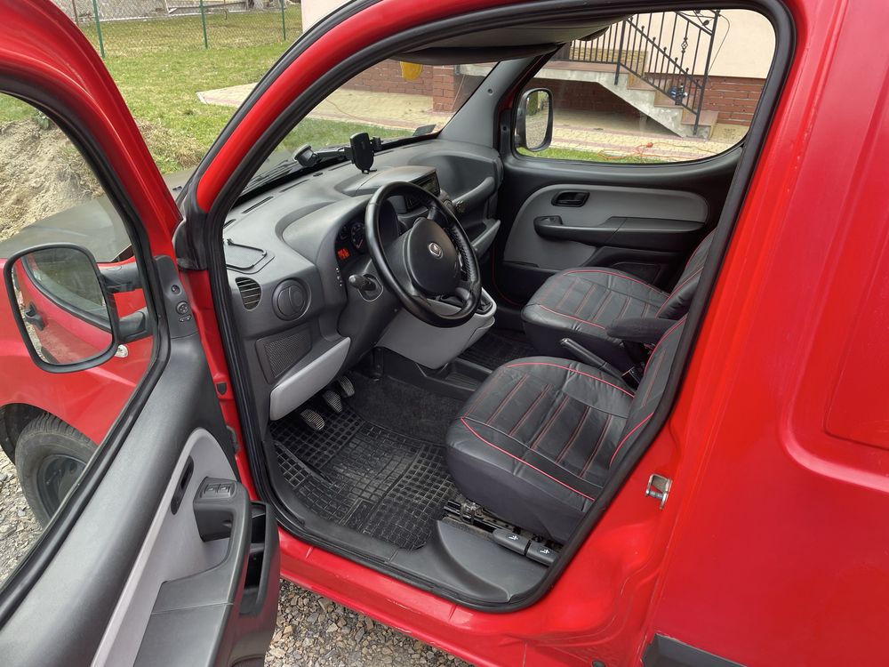 Fiat Doblo Cargo 2009 - dobre wyposazenie, zadbany środek.