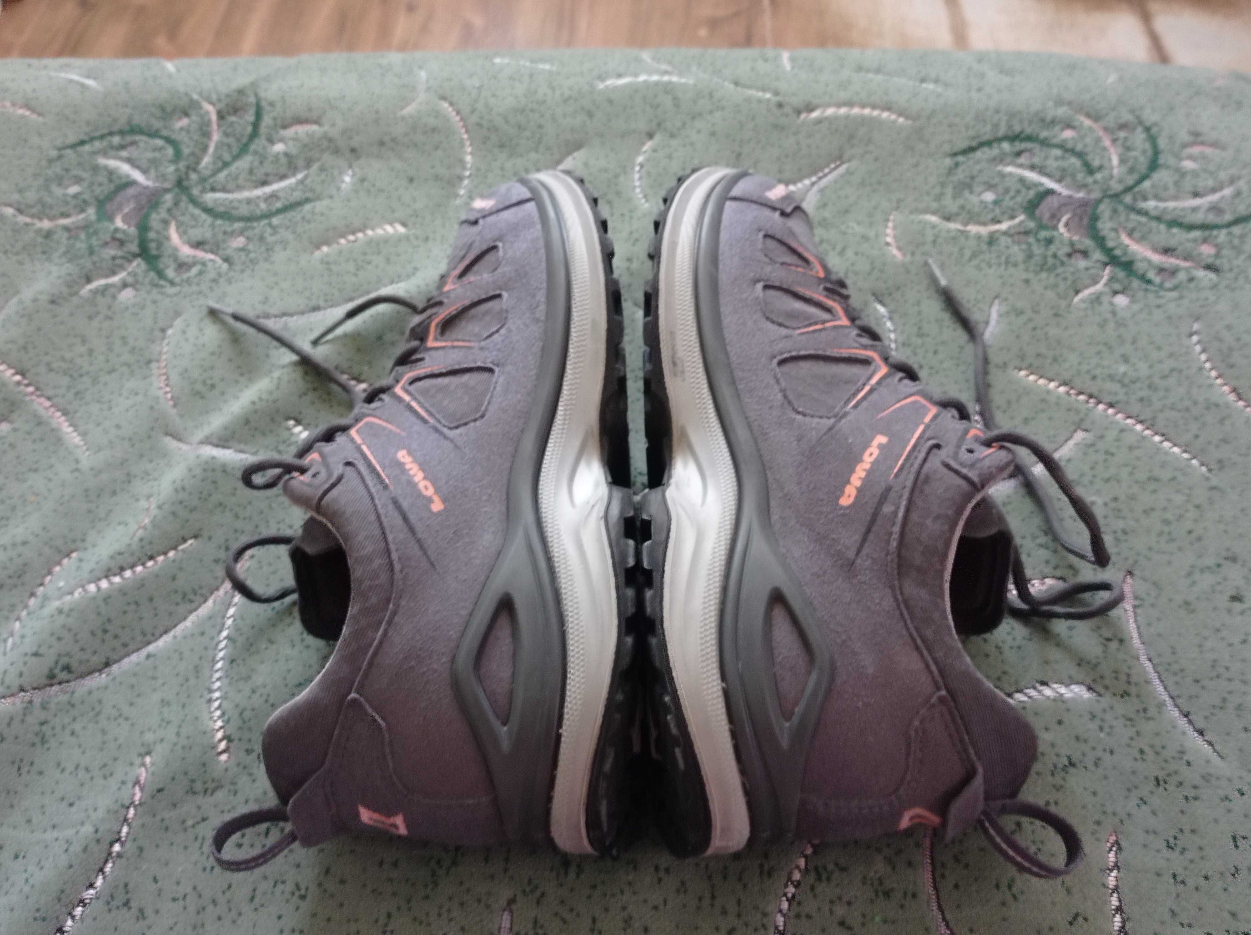 Кроссовки Lowa Gore-tex (оригинал) фирменные размер-40 стелька-25,5см