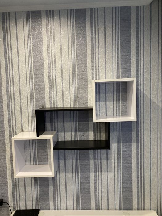 Полка книжная в идеальном состоянии