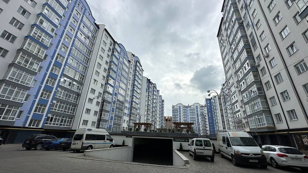 Продаж 1 км квартири в зданому будинку в центрі міста