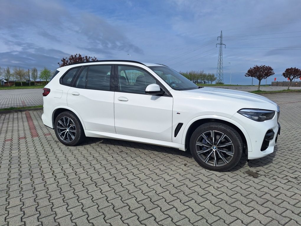 BMW X5 miesięczna rata najmu w kwocie 5 500 zł/m