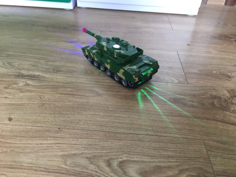 Czołg transormers na baterie