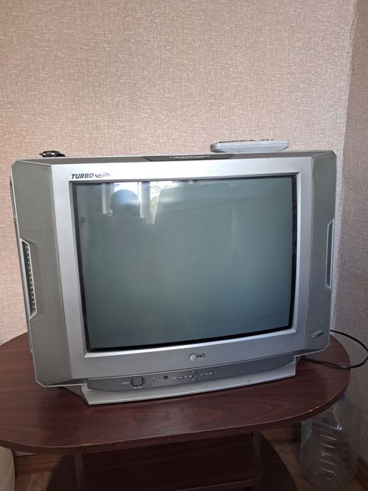 Телевизор LG 21"