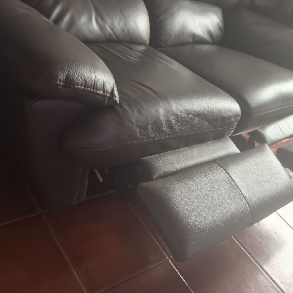 Sofa em pele 3 lugares