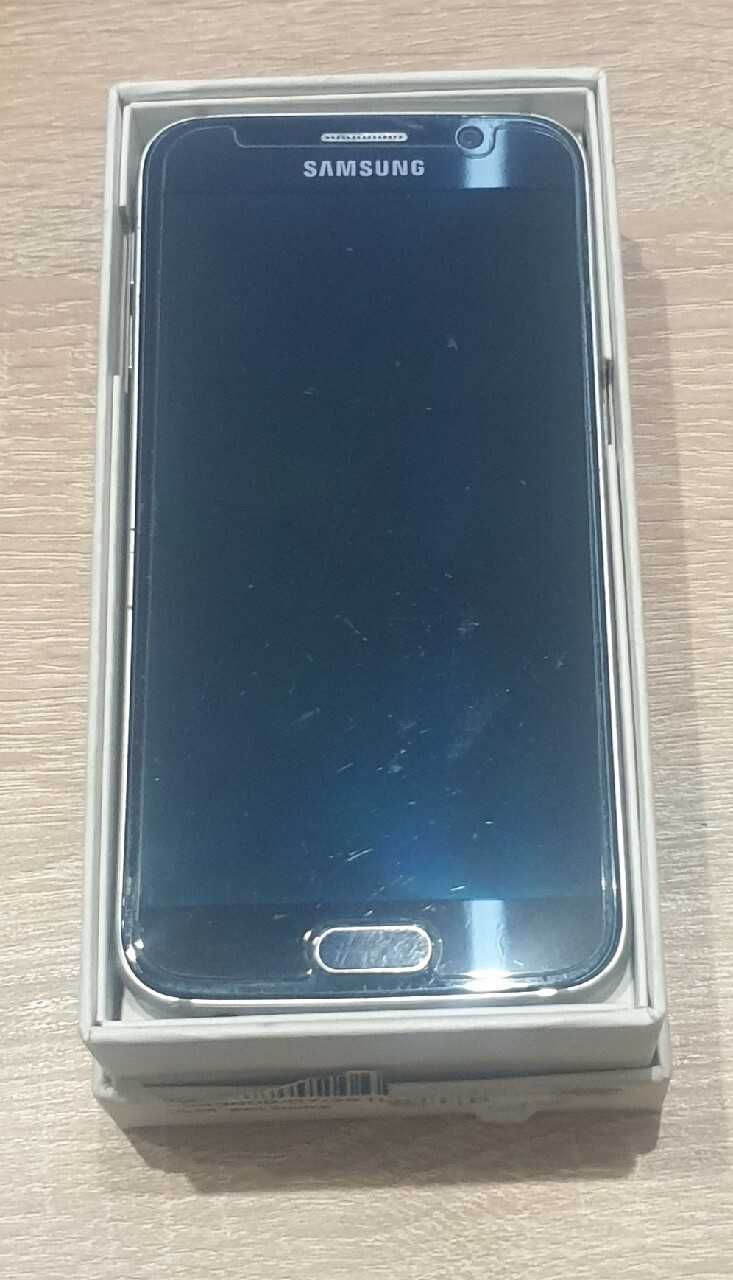 Smartfon Samsung Galaxy S6 3 GB / 32 GB niebieski