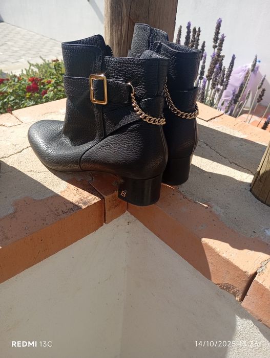 Vendo botas e sandálias 36