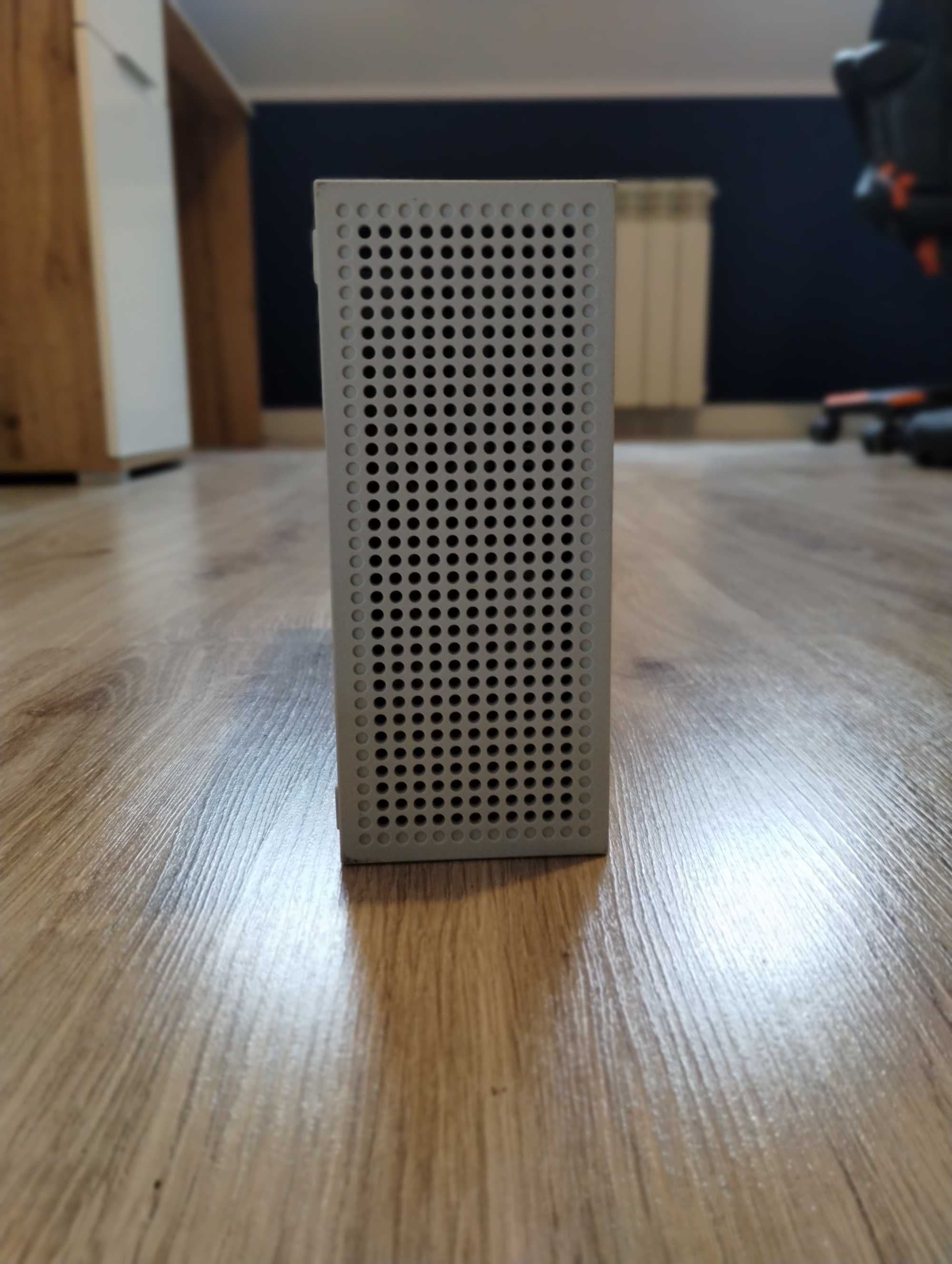 Xbox series s +2 kontrolery i stacja ładująca
