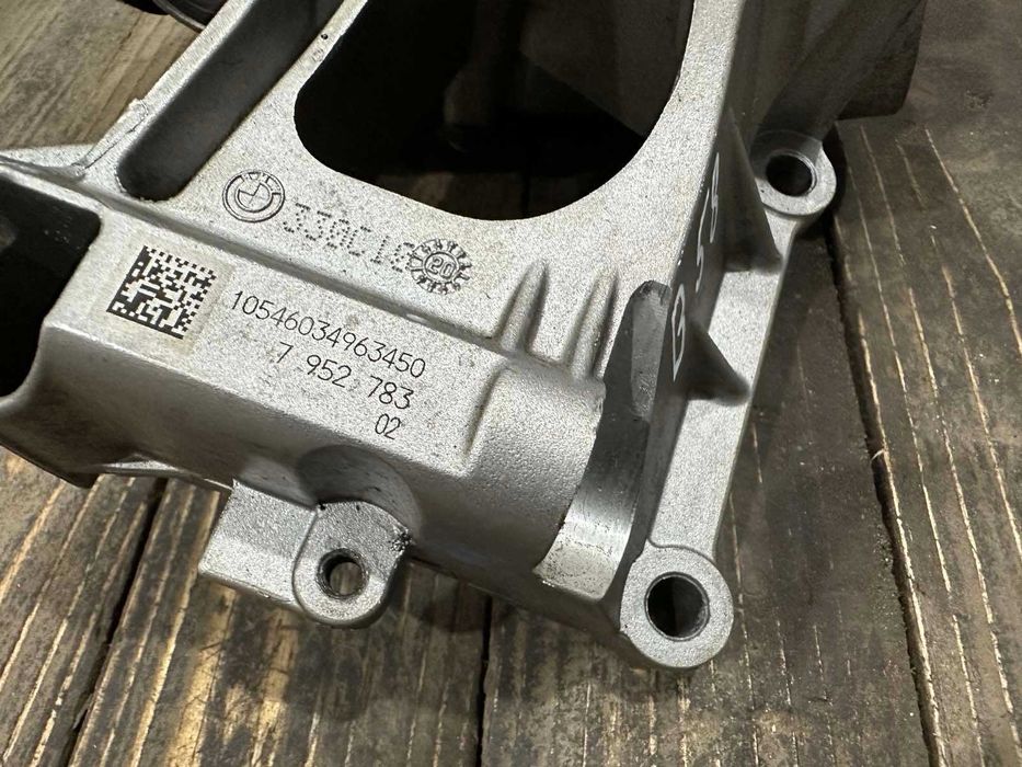 Водяная помпа BMW B58B30B 11517952783