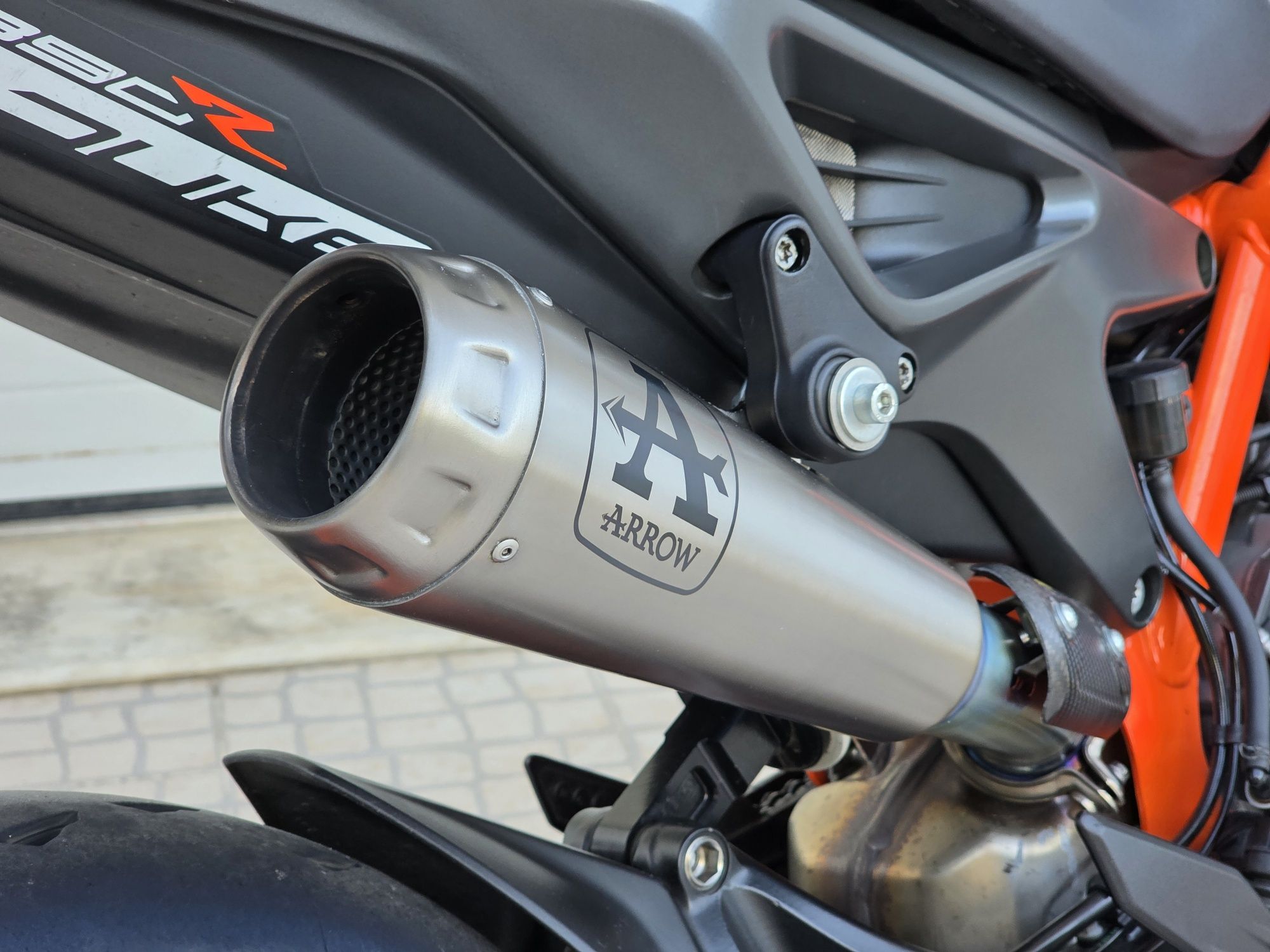 KTM 890 DUKE R - 2022 - 11.000km