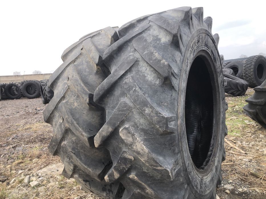 13.6-24 OPONY NOKIAN TRACTOR FS  30 % bieżnika