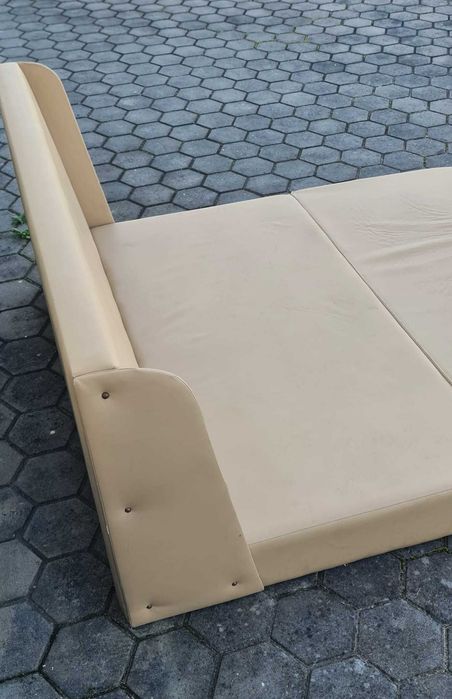 Sofá Cama Bege com 1.42m comprimento