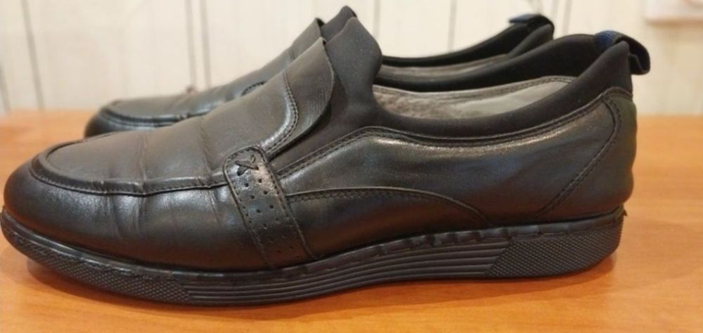 Продам мужские кожаные зимние туфли