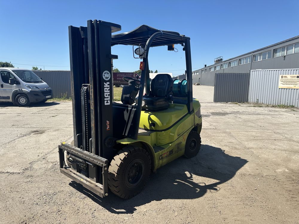 Wózek Widłowy Clark GTS25 jak nowy