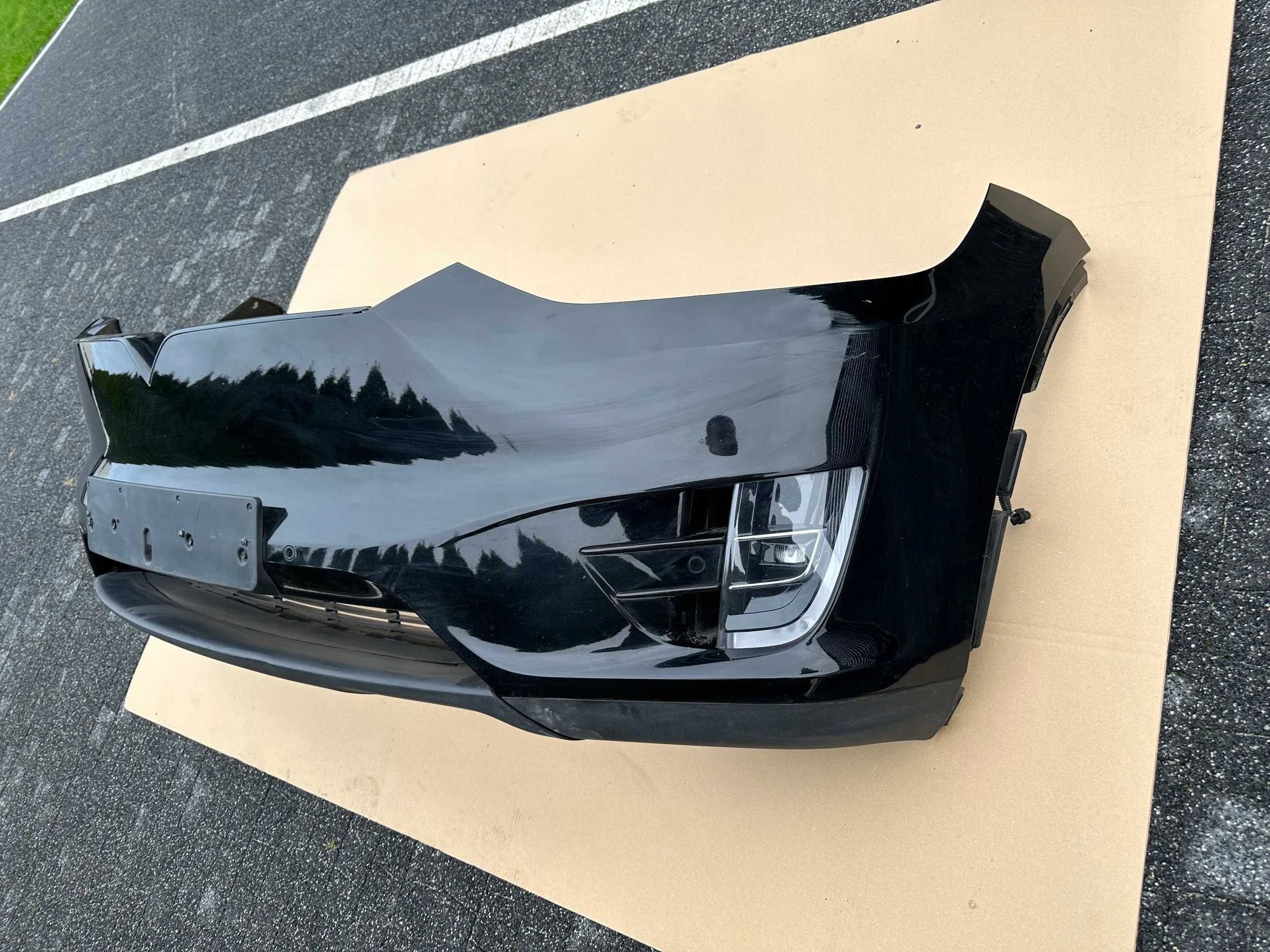 Tesla Model X бампер передній - рест дорест