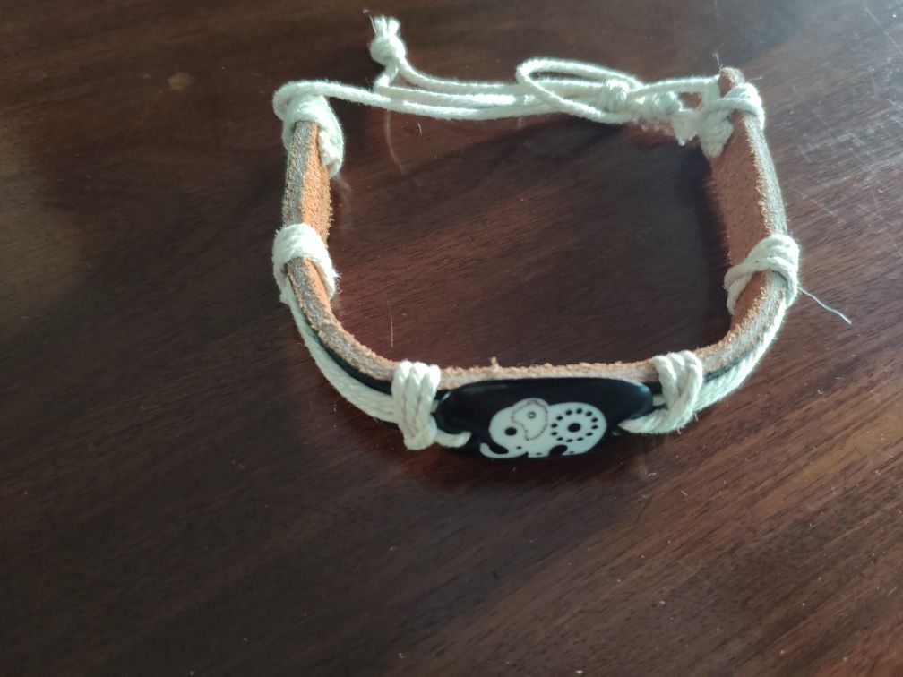 2 Pulseiras de couro com pedra (novo)