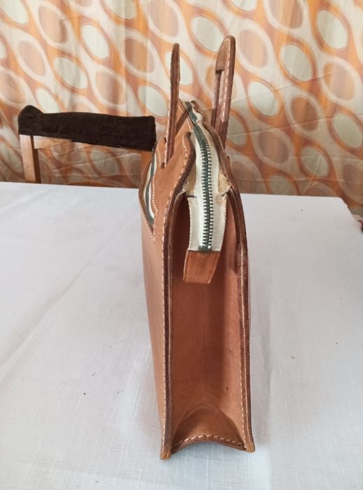 Mala de couro em bom estado