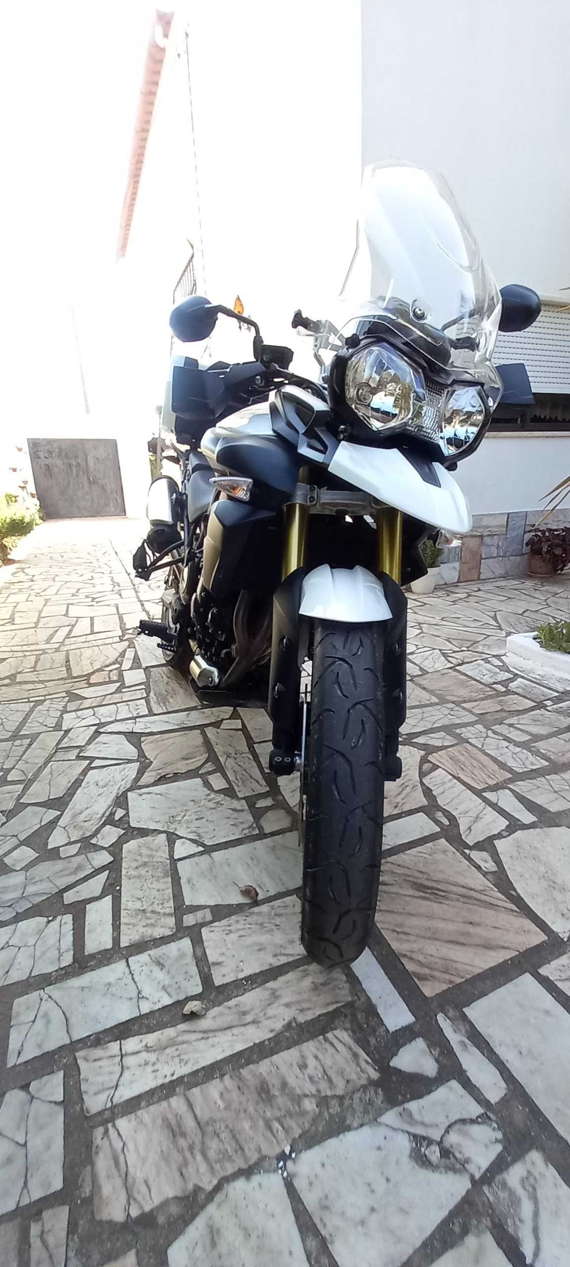 Triumph Tiger 800