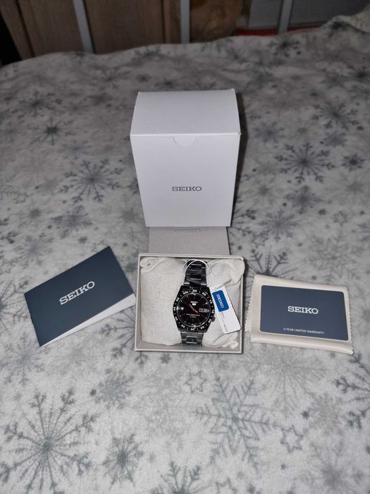 Nowy Seiko Komplet Paragon przeszklony dekiel model SNKE03K1