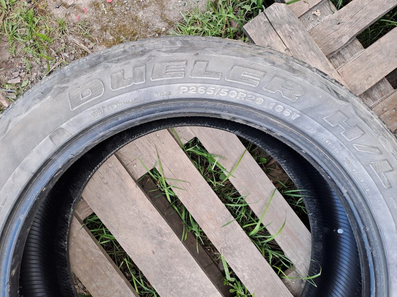 Bridgestone 265/50 R20