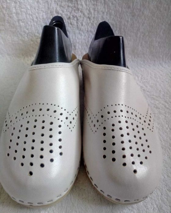 Сабо на деревянной подошве белого цвета р. 41 ( Италия)