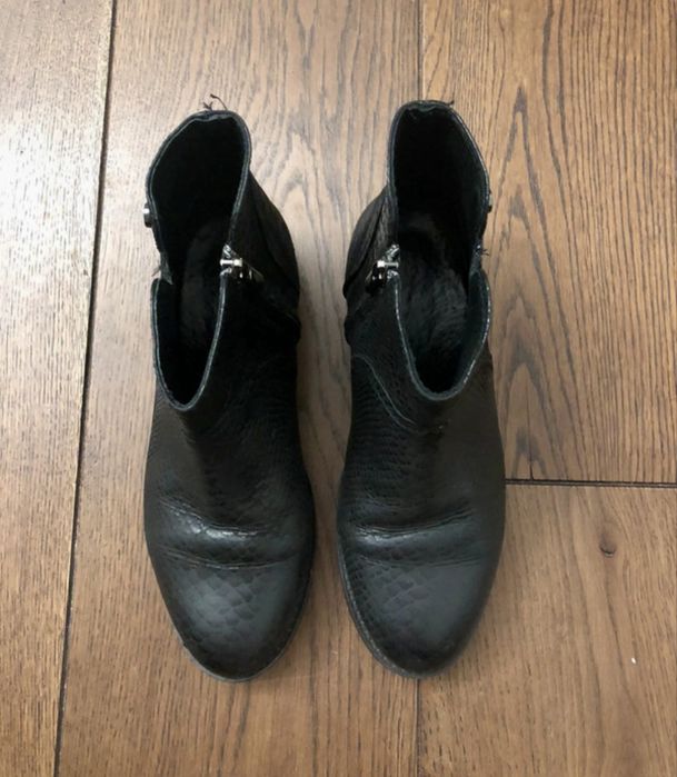 Ochnik botki 37 jak skóra węża, solidne