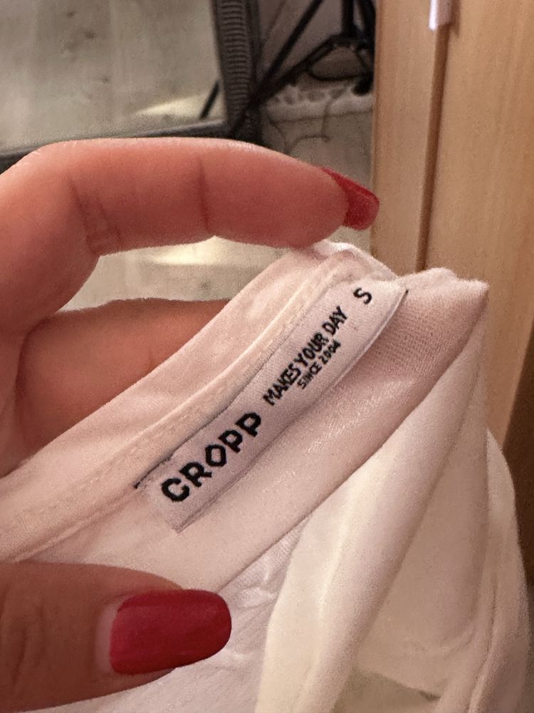 Biały crop top na krótki rękaw Cropp 36 S