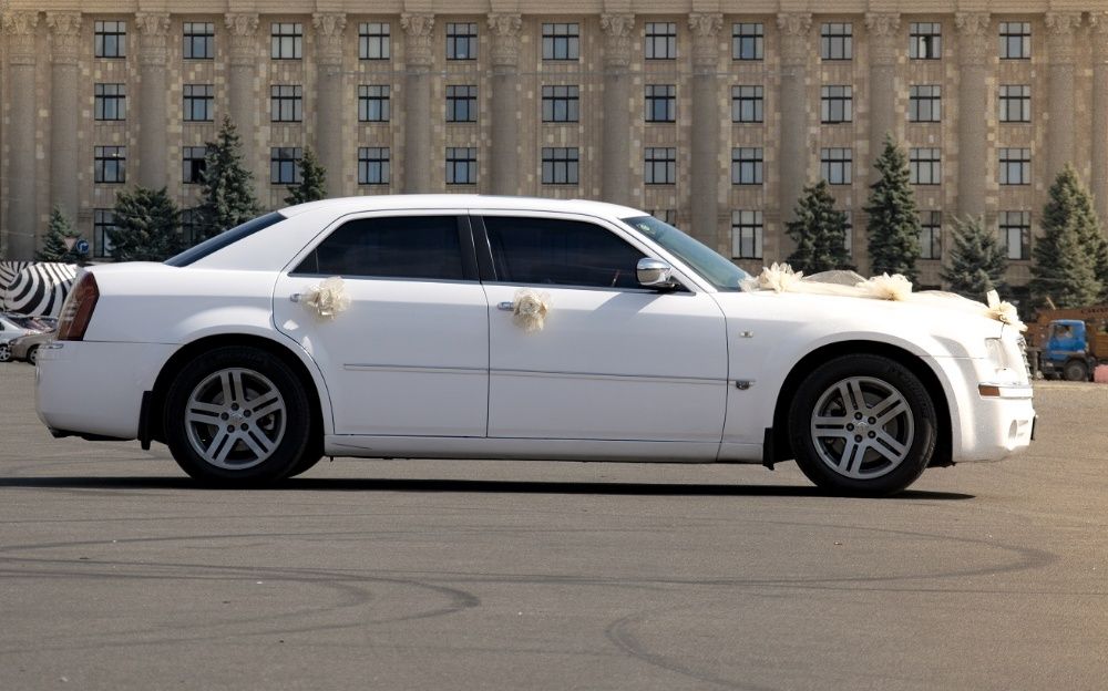 Аренда авто на Свадьбу HUMMER H3, Chrysler 300c (не Bentley)