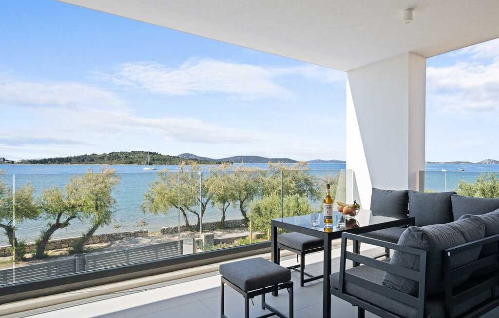 Chorwacja, Vodice, bardzo ładny apartament dla 5 osób, blisko plaży