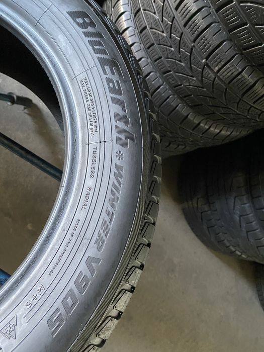 Шини 195/60/16 - 4шт Yokohama BluEarth winter V905 зима