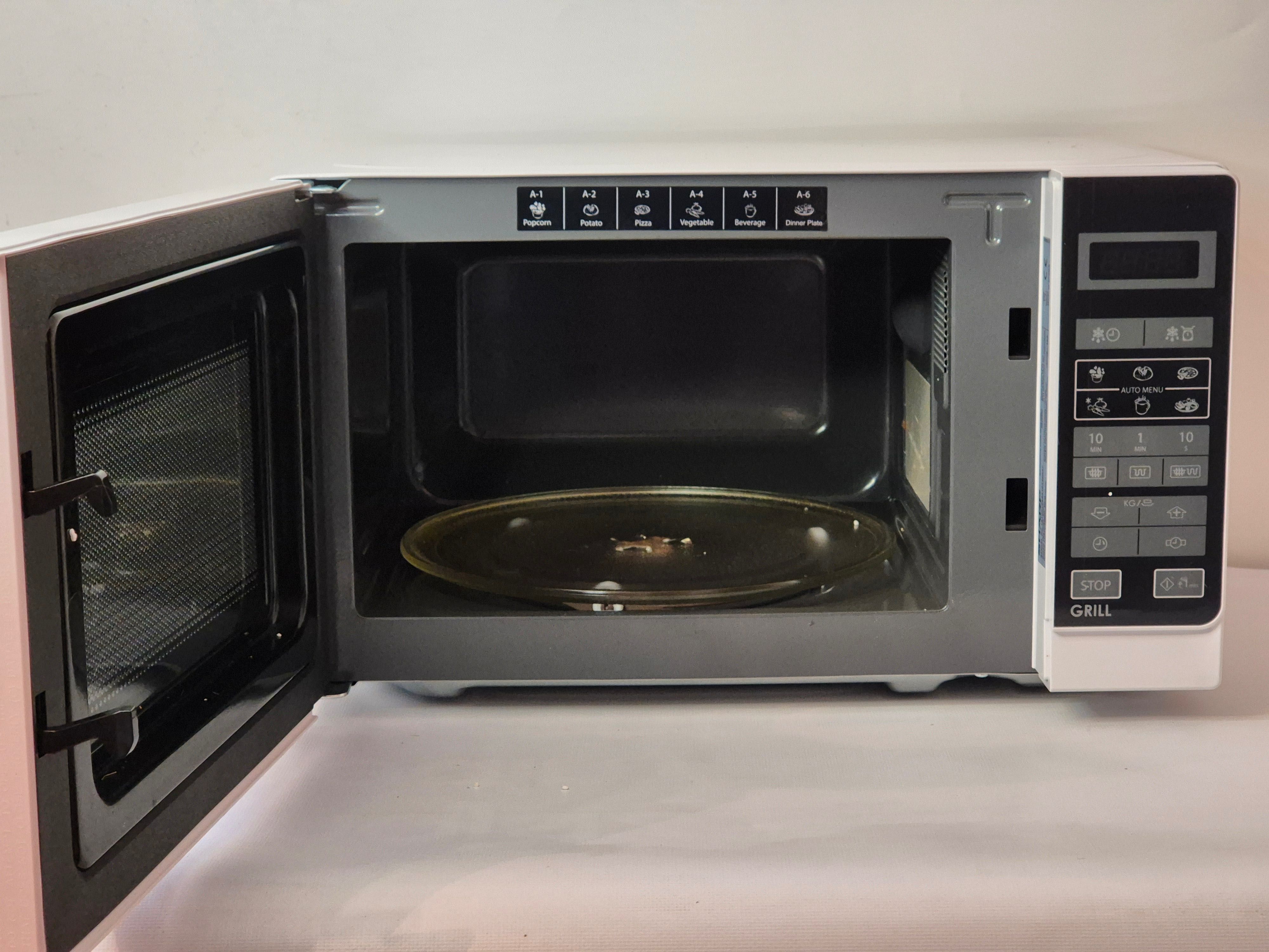 Kuchenka mikrofalowa Sharp R642WW