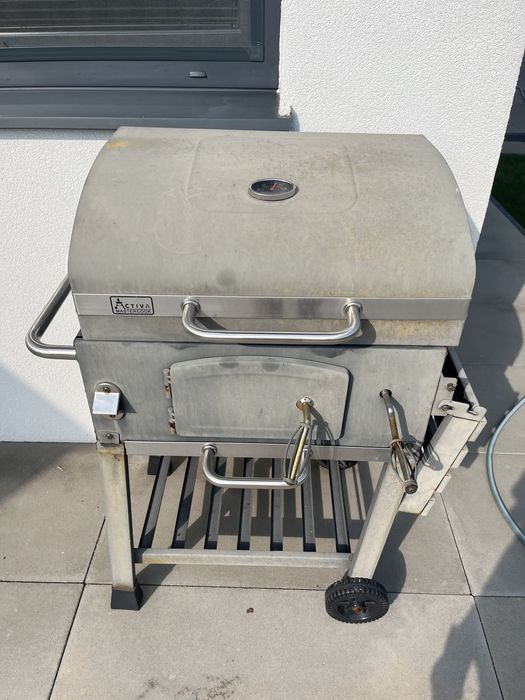 Sprzedam grill.