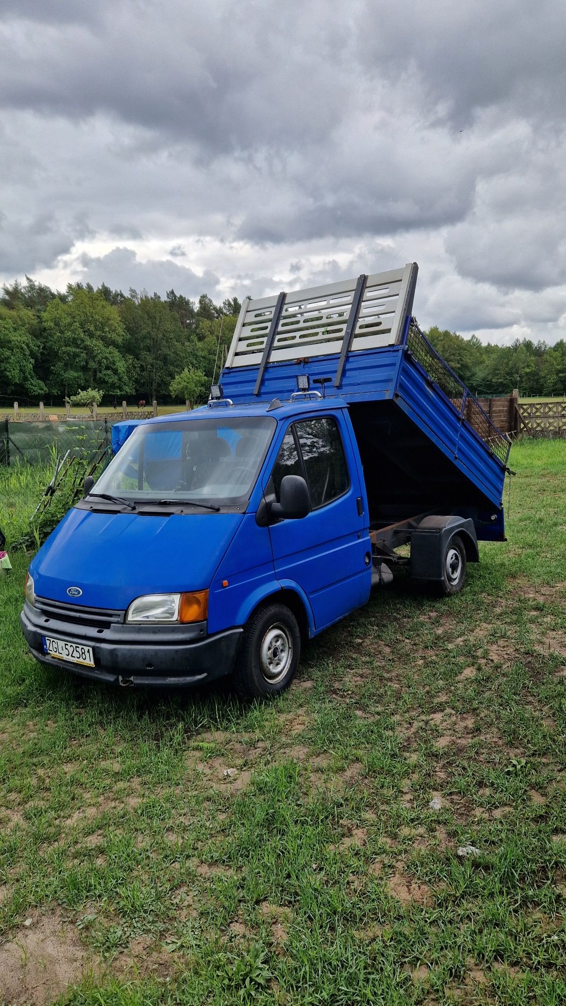 Ford transit wywrotka