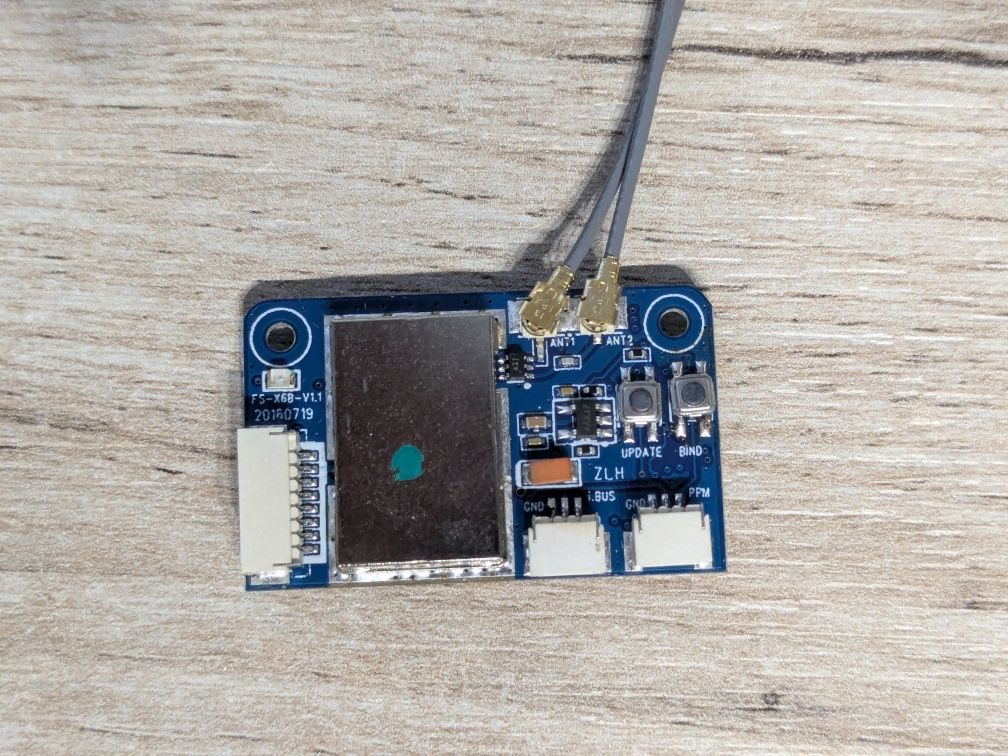 Приймач FlySky FS-X6B 2.4G та Flysky FS-A8S