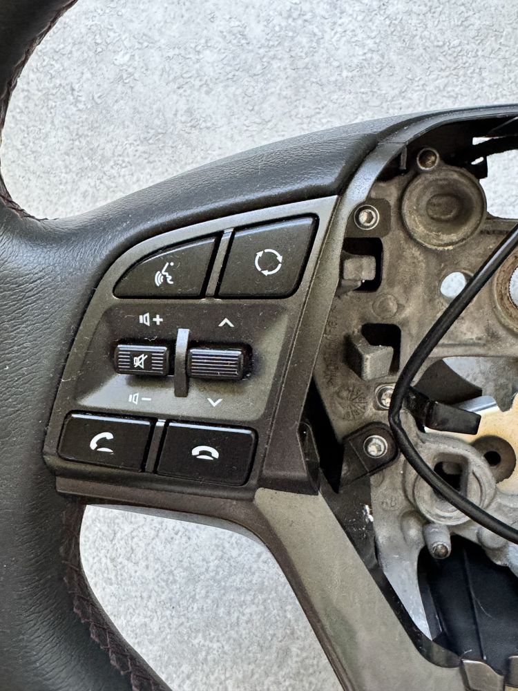 Руль Hyundai Tucson кермо рулевое колесо