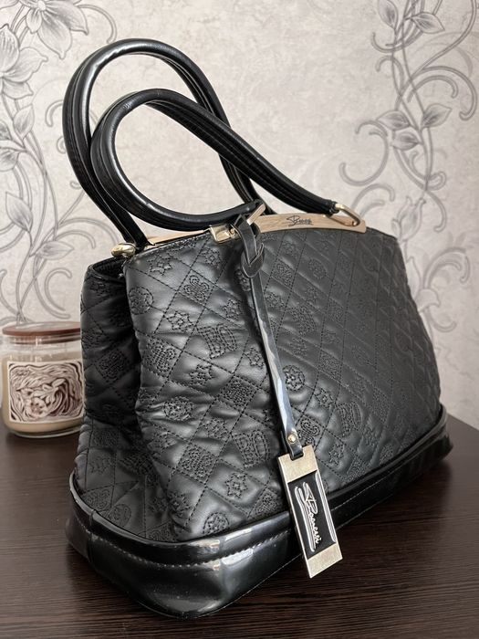 Сумка класична чорна