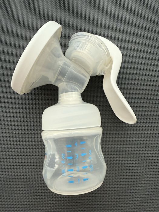 Механічний молоковідсмоктувач Philips Avent з пляшкою (SCF430/10)