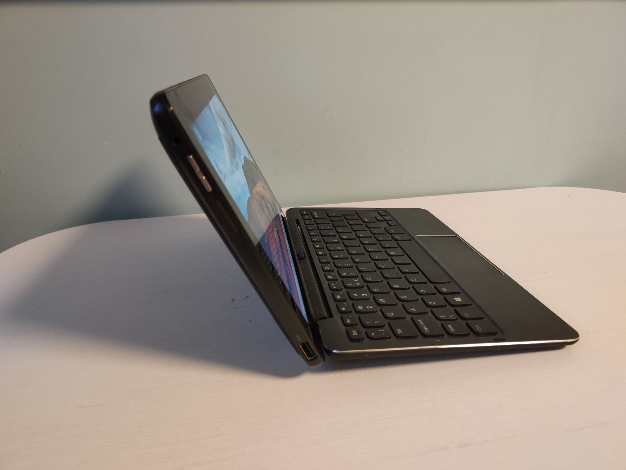 Laptop Tablet Dell Venue 11 Pro 4GB Ram 128GB SSD  Intel I5 Sim 4G W10