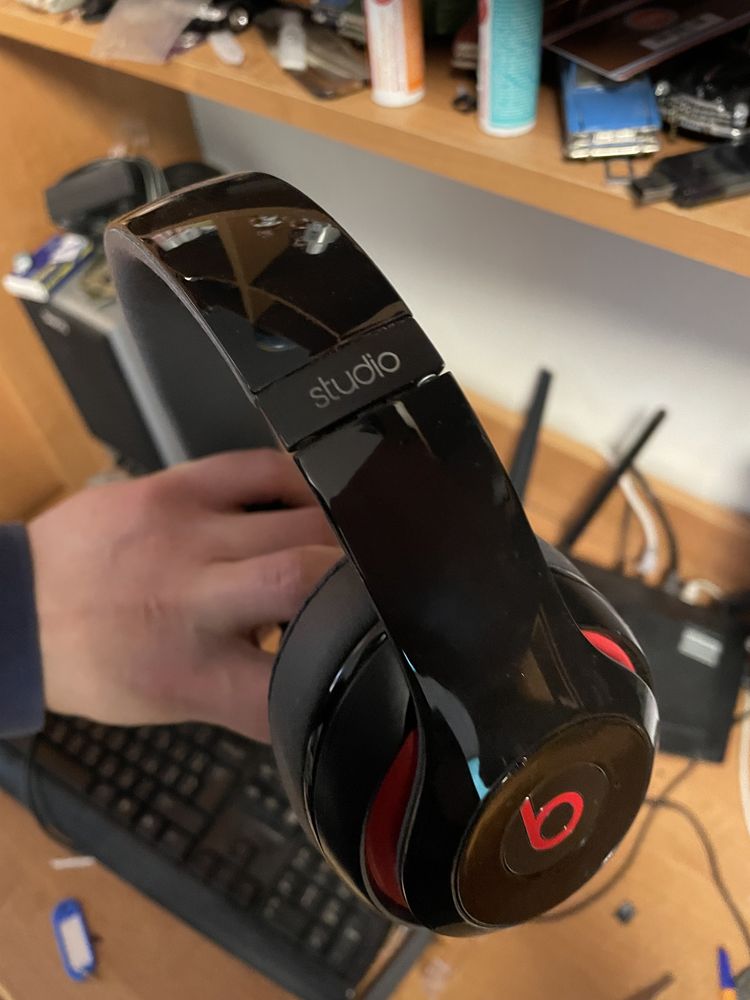 наушниках Beats by Dr. Dre Studio