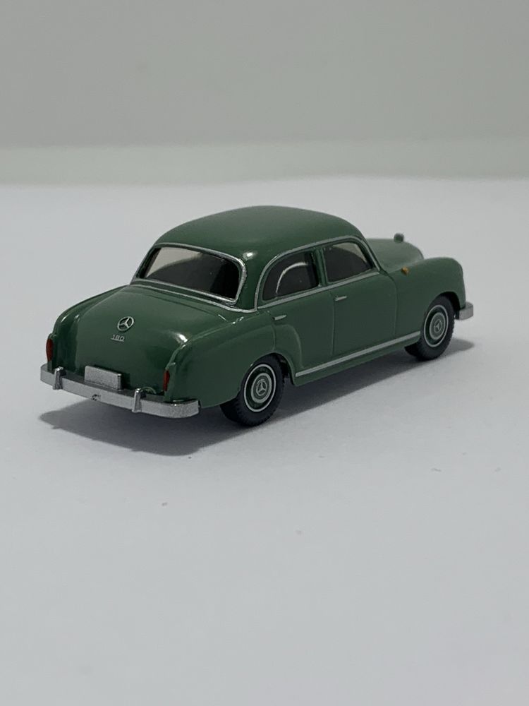 Mercedes 180 Ponton da Wiking escala 1/87