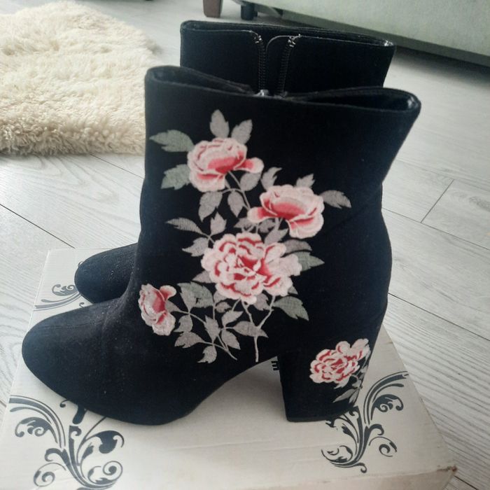 Чоботи жіночі , вишиті