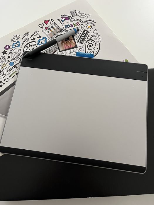 Intuos pen& touch medium