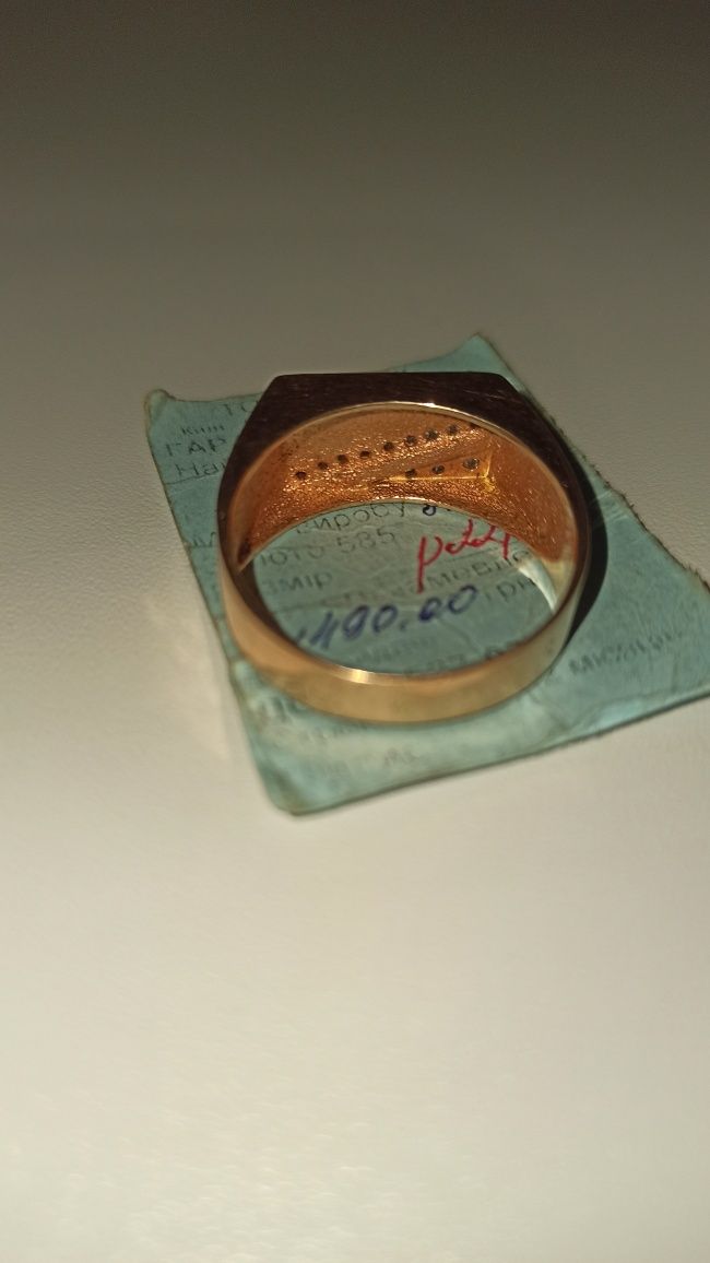 Золотое кольцо перстень печатка 585 проба 23 розмір.