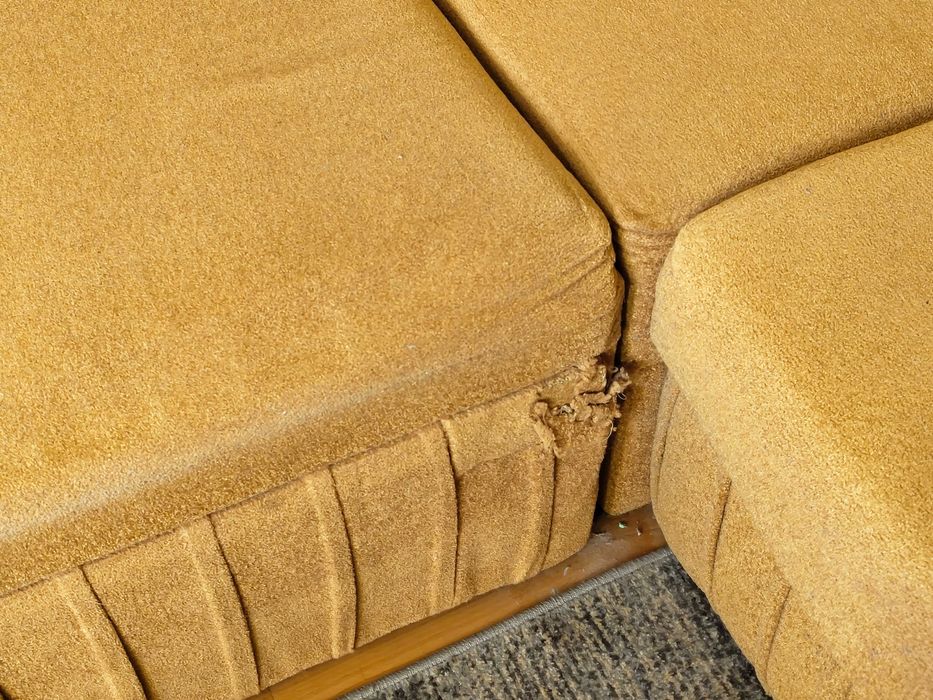 Диван-мягкий уголок