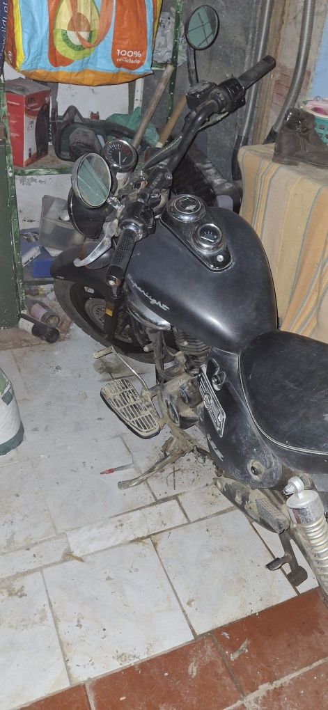 Moto a gasolina Keeway do ano 2017