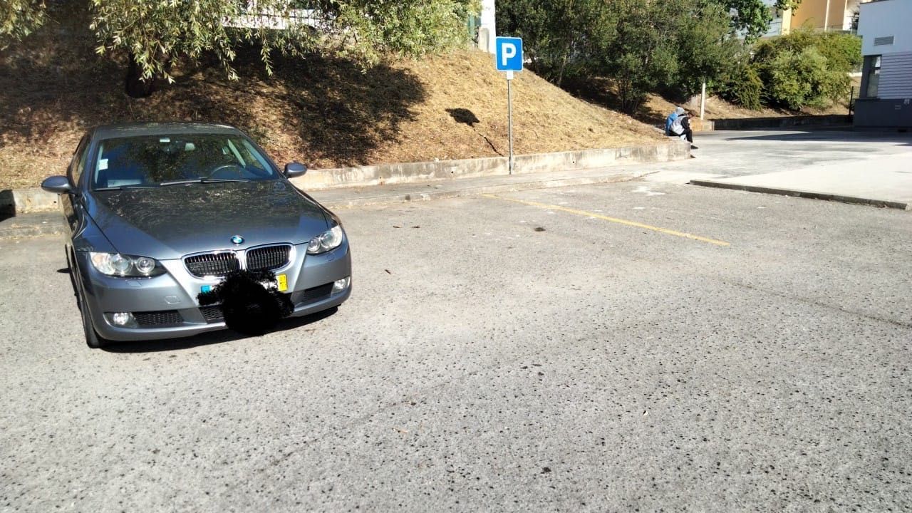 Carro BMW 320d em ótimo estado