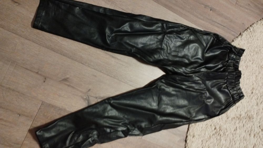 Кожані штани жіночі